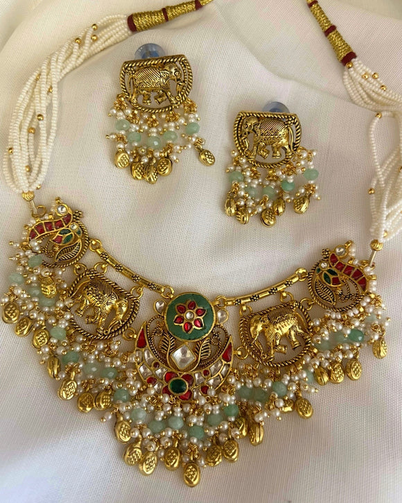 Naaz-e-Kundan