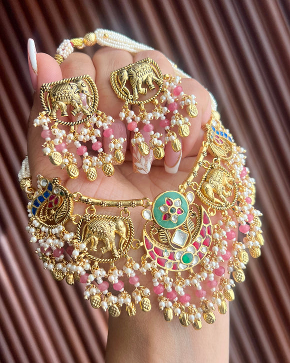 Naaz-e-Kundan