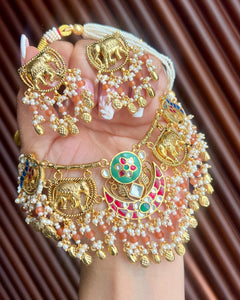 Naaz-e-Kundan