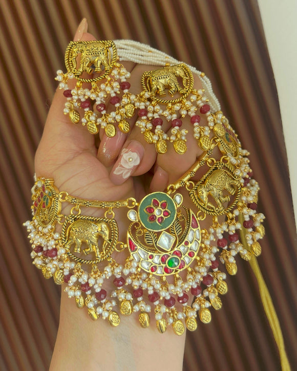 Naaz-e-Kundan